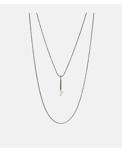 Snowberry by Michala Eken